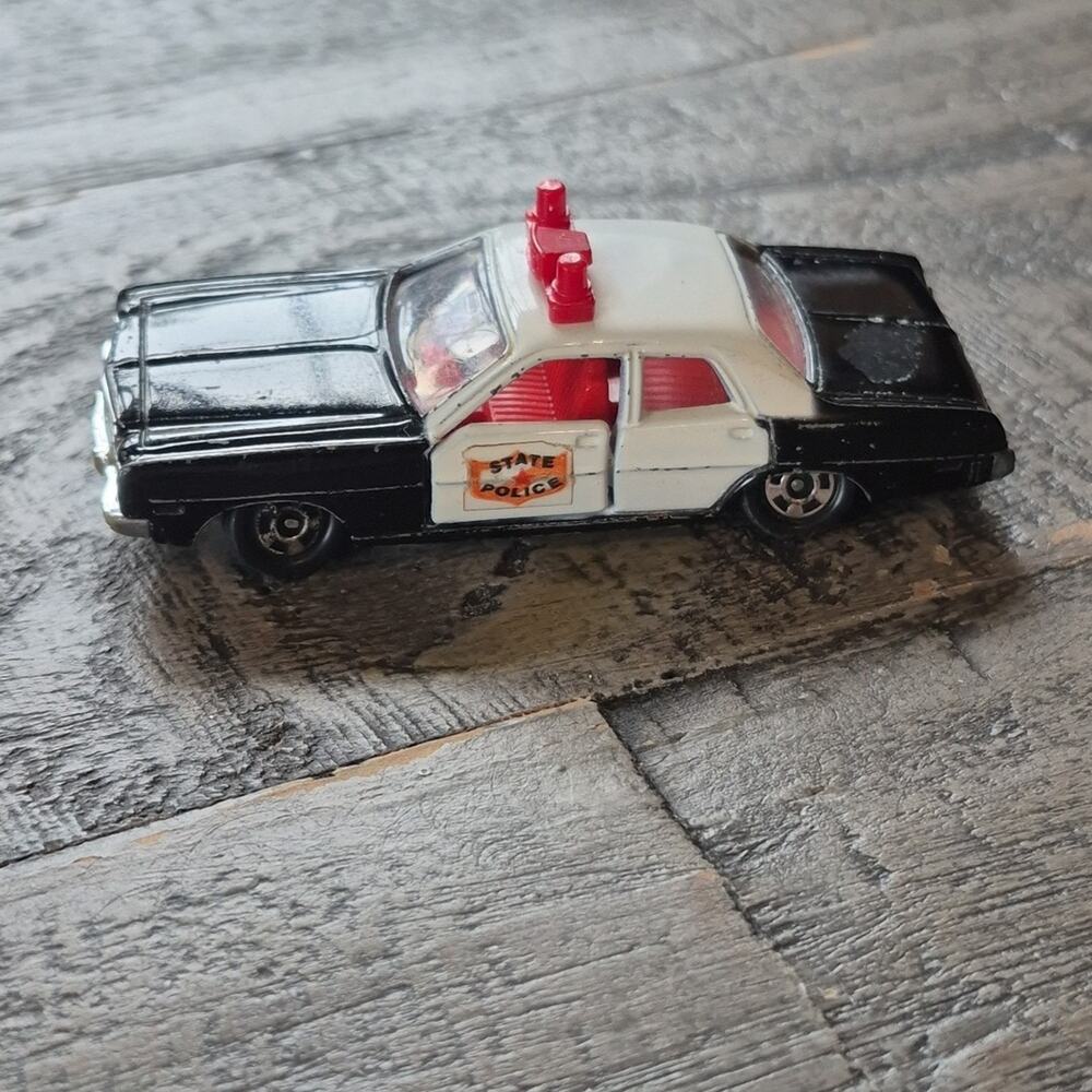 Vintage Tomica Police Car Dodge Coronot Custom Diecast 1/74 American Japan